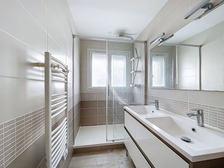 Location Appartement 5 pièces 78m² ANGERS 49100 - Photo 3