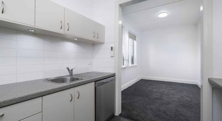 Lovely art deco 1 bedroom apartment - Photo 4