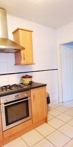 2 Bed - Bayswater Road, Jesmond - Photo 3