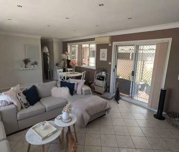 Revesby - Photo 2