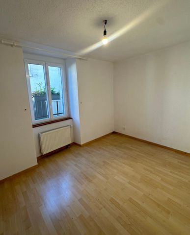 Bel appartement de 4.5 pièces dans une maison villageoise - Photo 4