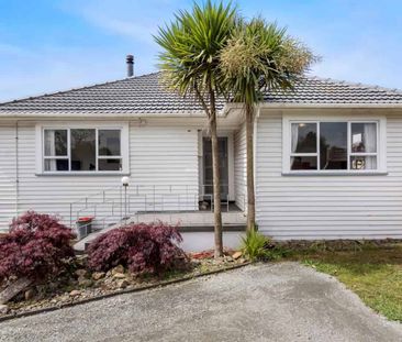 Traditional 3 Bedroom Family Home - Photo 2