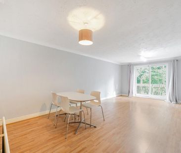 2 bedroom flat to rent - Photo 6