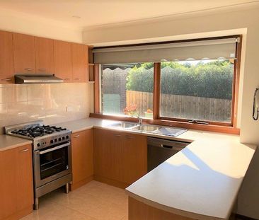 2 Tiki Court, Wheelers Hill - Photo 3