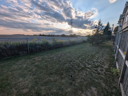 For Lease - 69 Periwinkle Drive, Hamilton, Ontario - Photo 3