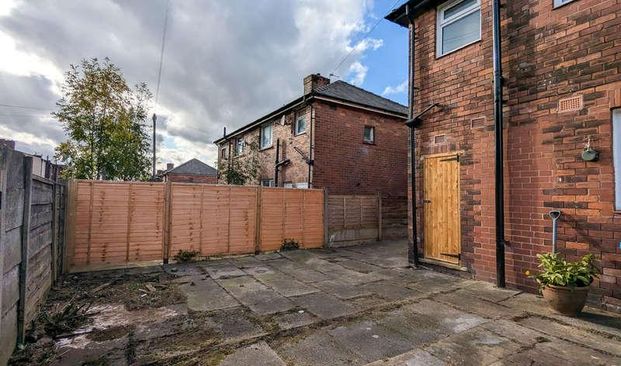 Henley Street, Chadderton, OL9 - Photo 1