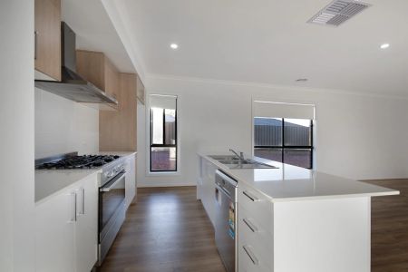 Modern family home in the heart of Huntly . - Photo 5
