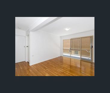 Shoreline living - Photo 6