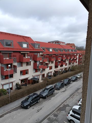 Karolinagatan, Solna - Photo 2