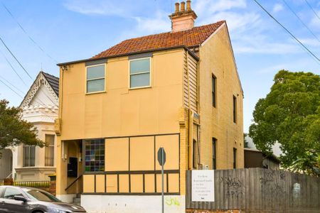 COSY, INVITING MODERN STUDIO + FREE WIFI, ELECTRICITY & GAS - Photo 5