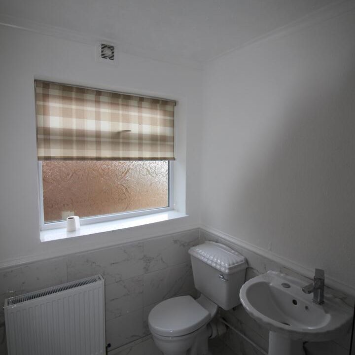 2 Bedroom Terraced House for Rent - Photo 1