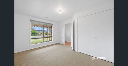 Freshly Updated Family Home in a Prime Pakenham Location - Photo 3