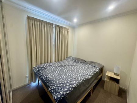 Modern 2-Bedroom Austam-Style Home - Photo 4