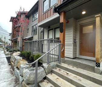 3 bed + den, 2.5 Bath Townhouse (ID TP 408) - Photo 2