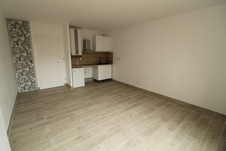 Studio Guyancourt 24 m² - Photo 3