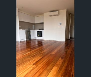 Urban convenience meets modern comfort in Coburg - Photo 2