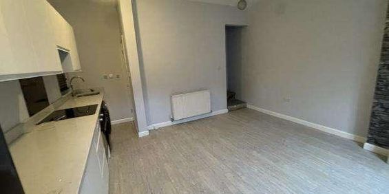 Broadstone Way, Bradford, BD4 - Photo 3