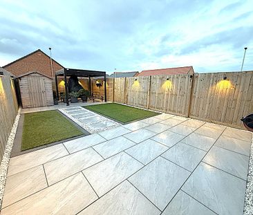 1 bedroom in a house share to rent - Photo 2