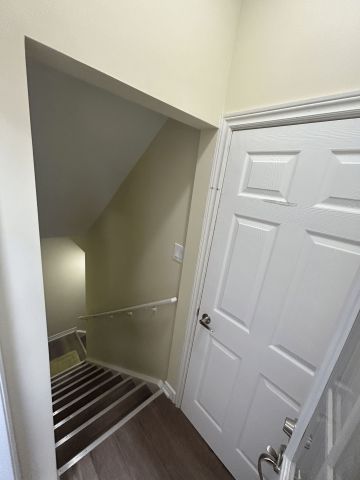 For Lease - 47 MULGRAVE Street, Whitby, Ontario - Photo 5