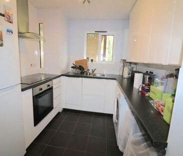 Flat to rent in Carlyle Road, Cambridge, CB4 3DN - Photo 4