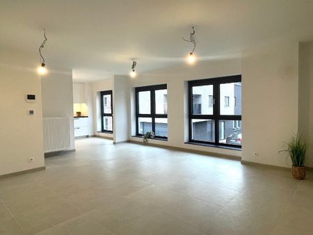 Totaal gerenoveerd, ruim appartement in centrum Lauwe! - Foto 5