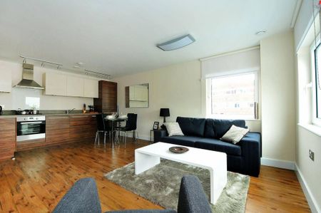 2 bedroom flat to rent - Photo 2