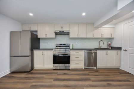 For Lease - 136 Holm Crescent, Markham, Ontario - Photo 3