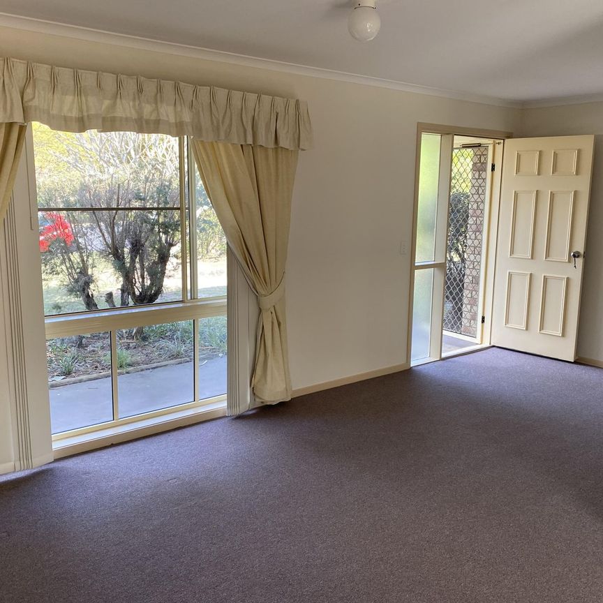 Three Bedroom Home in Sought-After Estate - Photo 1