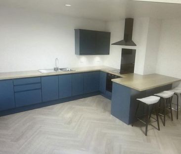 4 bedroom flat to rent - Photo 1