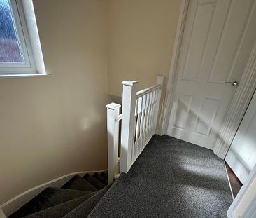 2 bedroom semi-detached house to rent - Photo 5