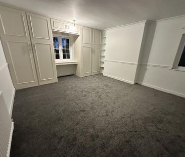 4 bedroom character property to rent - Photo 3