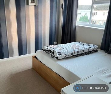 4 bedroom end of terrace house to rent - Photo 4