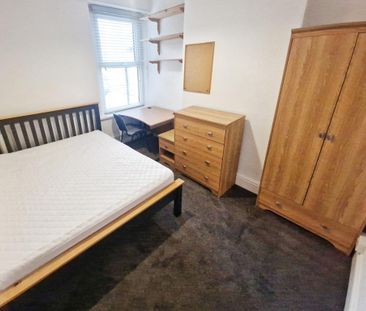 4 bedroom terraced house to rent - Photo 6
