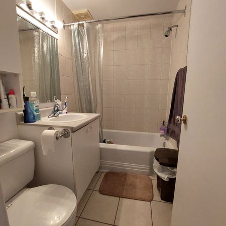 Grand 2 1/2 lumineux près de l’Université Laval / Cégep St-foy – Cessation de bail (janvier à juillet) renouvelable - Photo 3