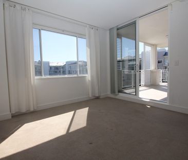 Timber Floors & Water Views - Photo 1