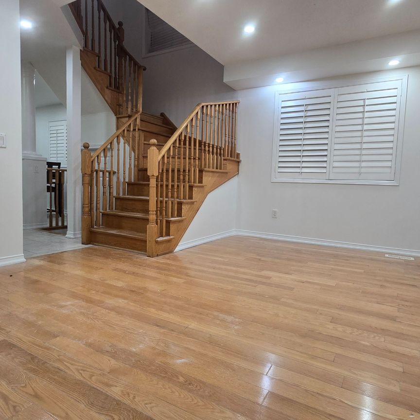 For Lease - 555 Garden Walk Unit# Upper, Mississauga, Ontario - Photo 1