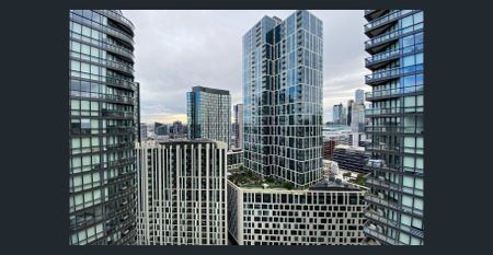 This apartment on the 20th floor - Photo 5