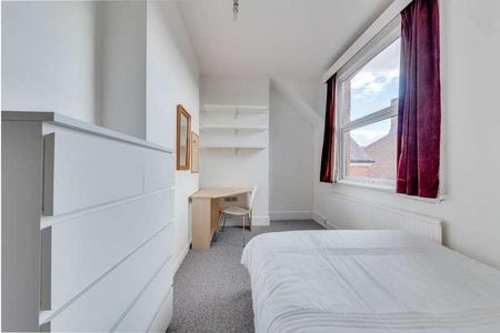 St Martins Terrace, Canterbury, CT1 - Photo 4