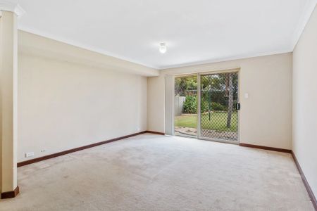 19 Gilmore Street, Madora Bay. - Photo 2