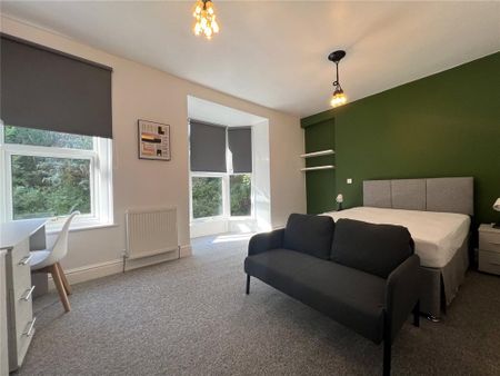 6 bedroom terraced house to rent - Photo 4