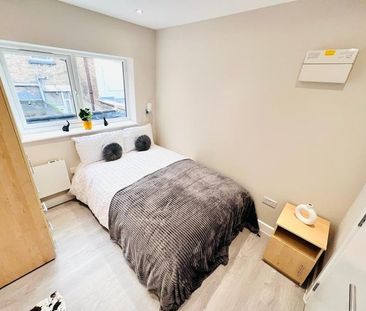 Studio Flat, High Road, NW10 - Photo 4