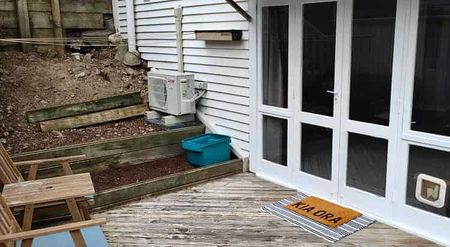 Mt Victoria views and privacy from your sunny deck - Photo 4