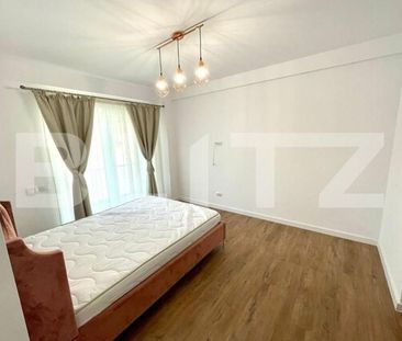Apartament de 3 camere, centrala termica, parcare privata, zona Centrala - Fotografie 2