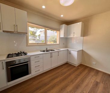 16 Woorite Place, Keilor East VIC 3033 - Photo 2