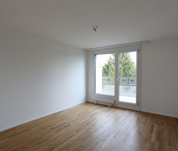 Sonnige 3,5-Zimmer-Dachwohnung Nähe der Langen Erlen - Photo 2