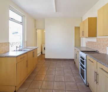 3 bedroom terraced house to rent - Photo 3