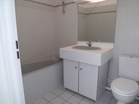 Location Appartement 1 pièce 29m² - Photo 2