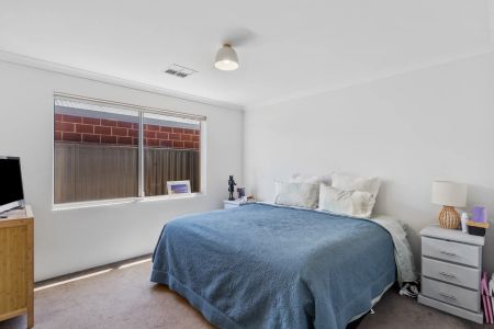 GREAT SIZED HOME.. TOP LOCATION!!!! - Photo 3