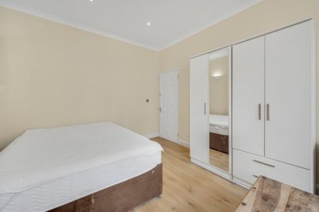 3 bedroom flat to rent - Photo 3