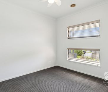 Charming 3-Bedroom Home in a Quiet Brookfield Court - Photo 2